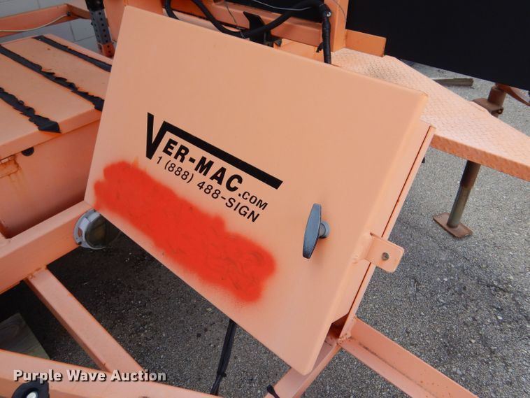 image for item LC9001 2007 Ver-Mac PCMS 1210 message board trailer