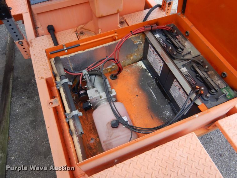 image for item LC9001 2007 Ver-Mac PCMS 1210 message board trailer