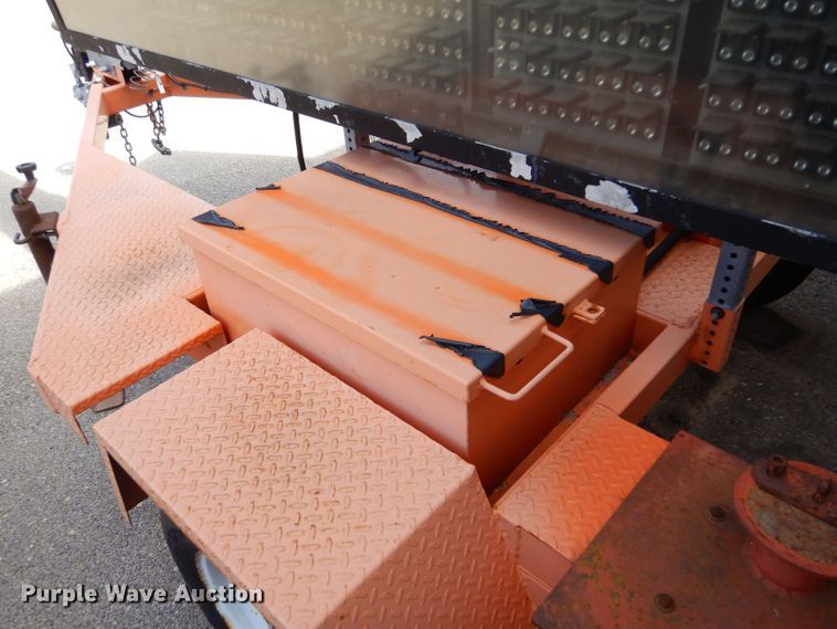 image for item LC9001 2007 Ver-Mac PCMS 1210 message board trailer