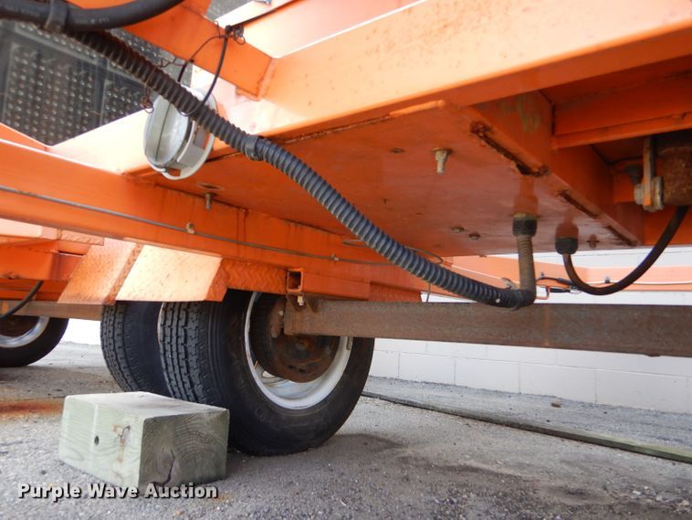 image for item LC9001 2007 Ver-Mac PCMS 1210 message board trailer