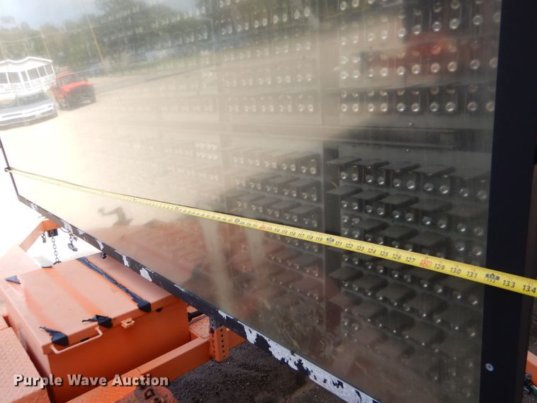 image for item LC9001 2007 Ver-Mac PCMS 1210 message board trailer