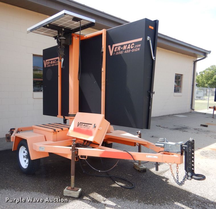 image for item LC9002 2007 Ver-Mac PCMS 1210 message board trailer