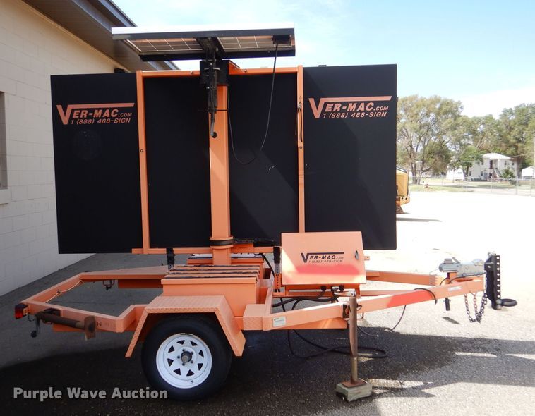 image for item LC9002 2007 Ver-Mac PCMS 1210 message board trailer