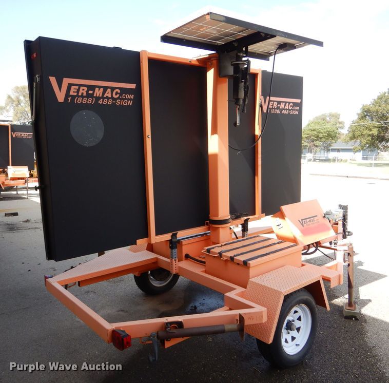 image for item LC9002 2007 Ver-Mac PCMS 1210 message board trailer