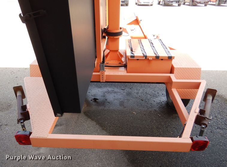 image for item LC9002 2007 Ver-Mac PCMS 1210 message board trailer