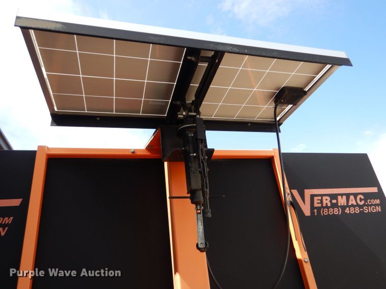 image for item LC9002 2007 Ver-Mac PCMS 1210 message board trailer