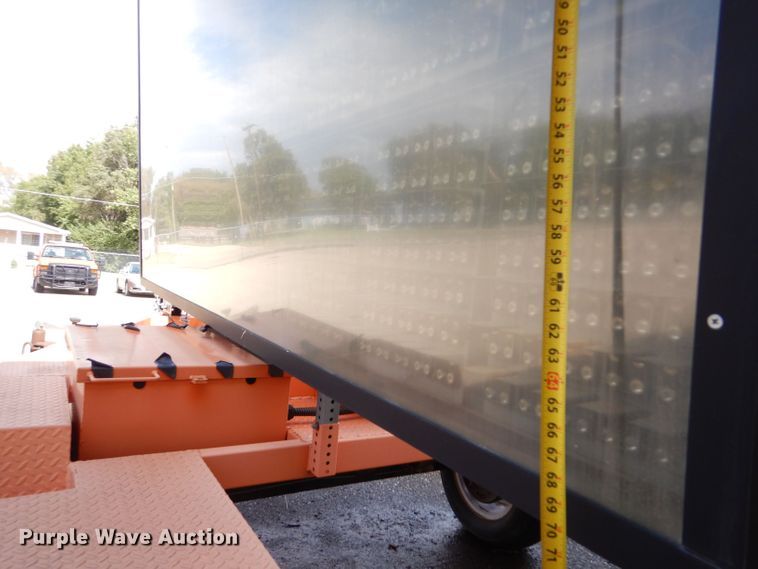 image for item LC9002 2007 Ver-Mac PCMS 1210 message board trailer