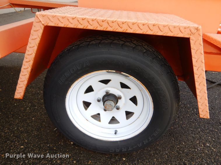 image for item LC9002 2007 Ver-Mac PCMS 1210 message board trailer