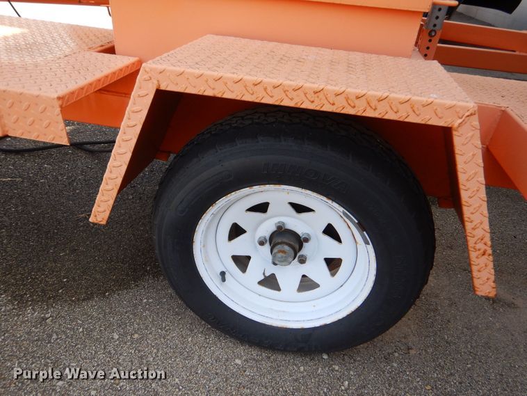 image for item LC9002 2007 Ver-Mac PCMS 1210 message board trailer