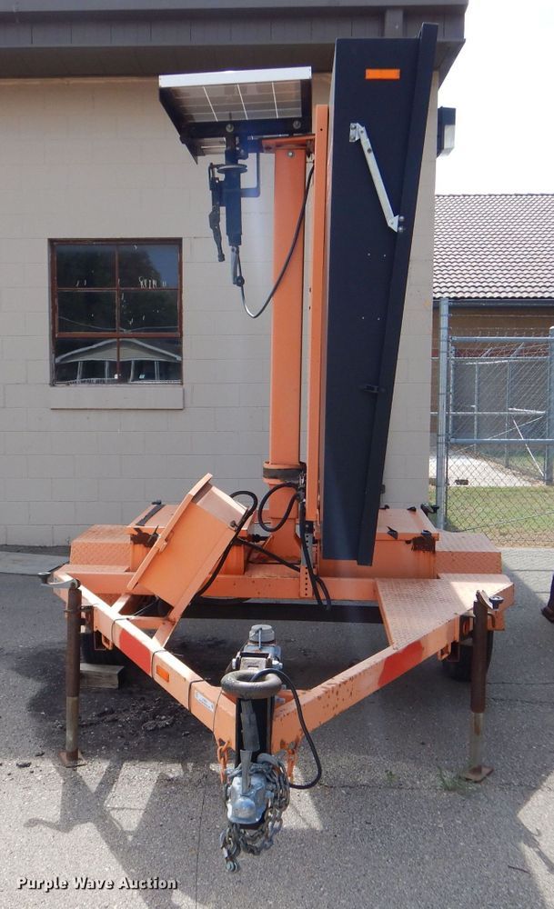 image for item LC9003 2007 Ver-Mac PCMS 1210 message board trailer