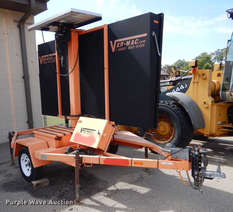 image for item LC9003 2007 Ver-Mac PCMS 1210 message board trailer