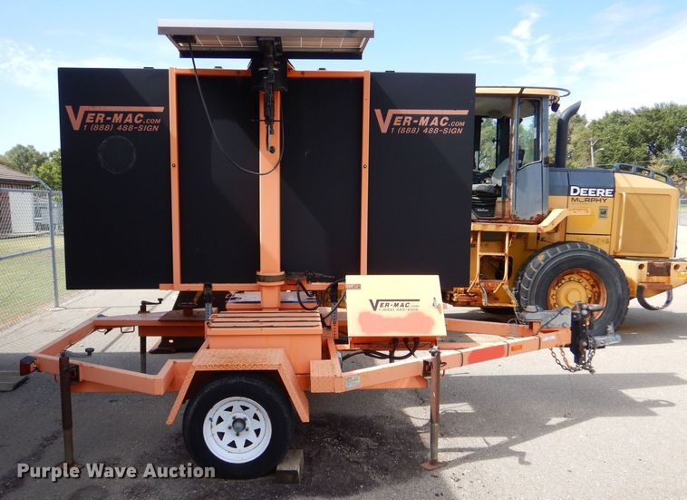 image for item LC9003 2007 Ver-Mac PCMS 1210 message board trailer