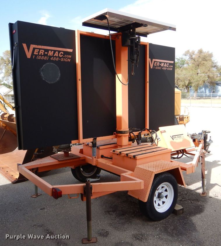 image for item LC9003 2007 Ver-Mac PCMS 1210 message board trailer