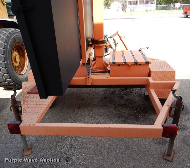 image for item LC9003 2007 Ver-Mac PCMS 1210 message board trailer