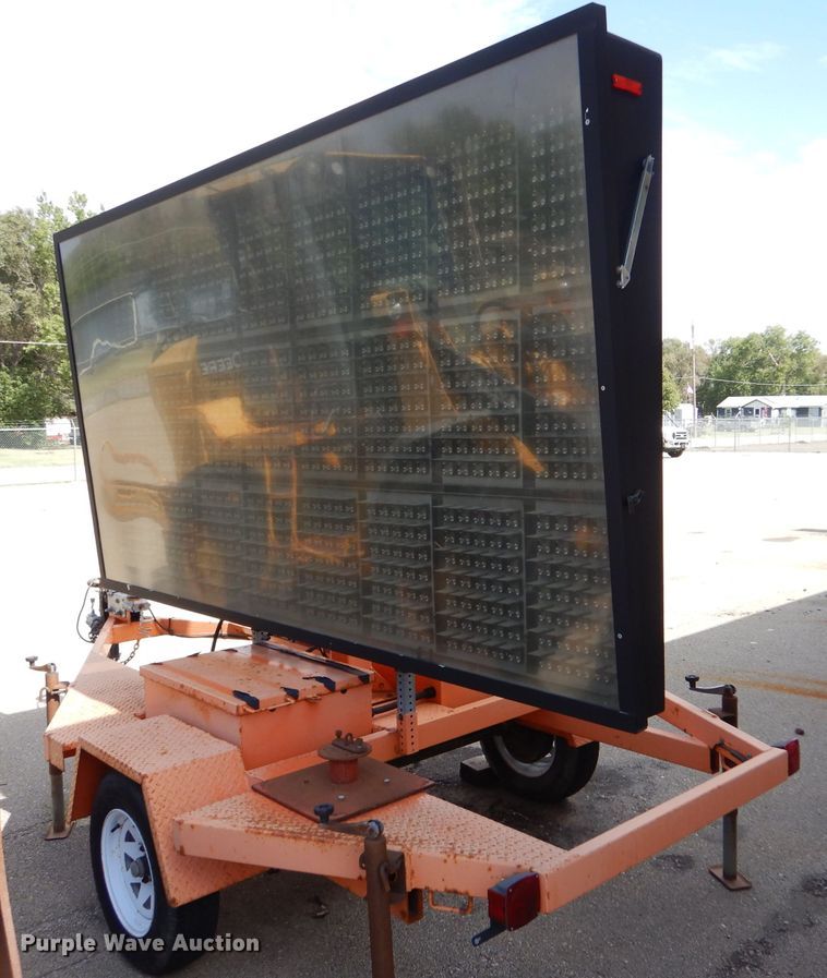 image for item LC9003 2007 Ver-Mac PCMS 1210 message board trailer