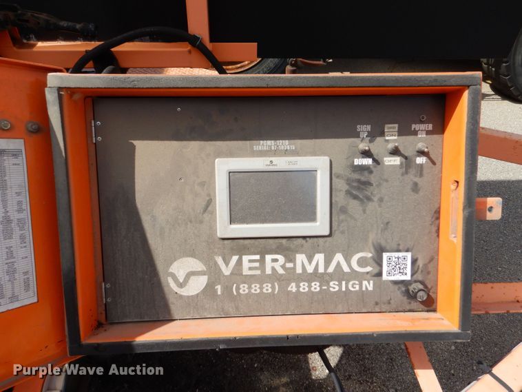 image for item LC9003 2007 Ver-Mac PCMS 1210 message board trailer