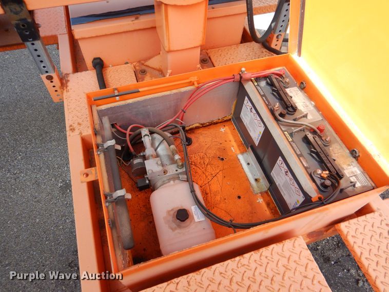 image for item LC9003 2007 Ver-Mac PCMS 1210 message board trailer