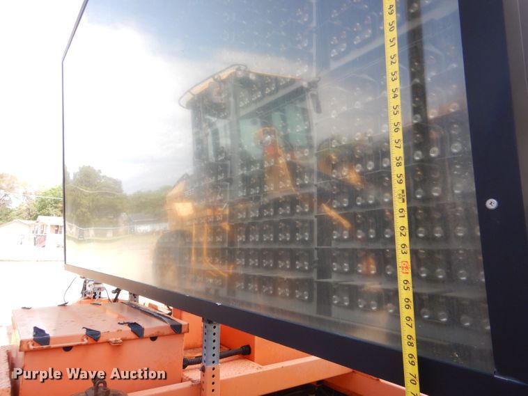 image for item LC9003 2007 Ver-Mac PCMS 1210 message board trailer