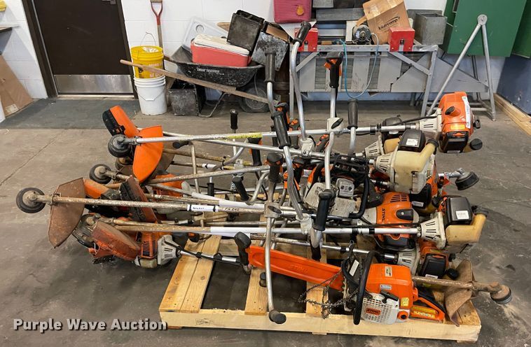 image for item LC9024 Lawn and garden equipment