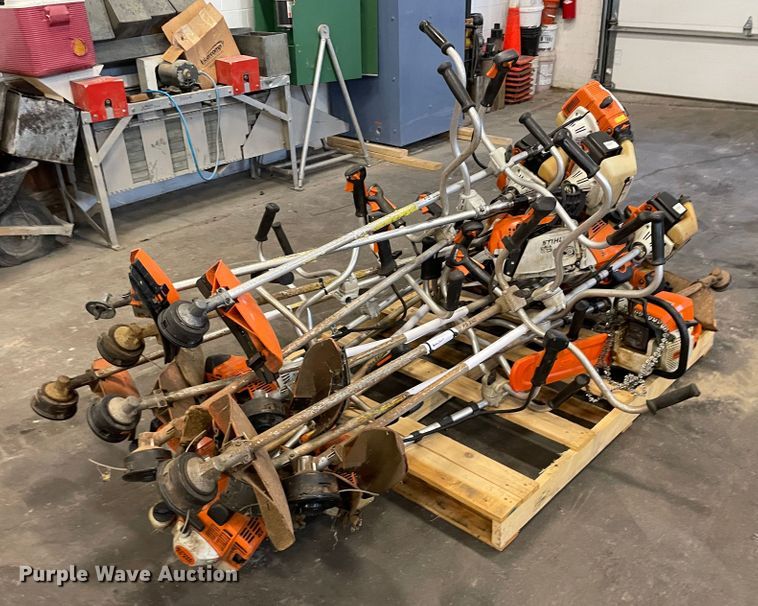 image for item LC9024 Lawn and garden equipment