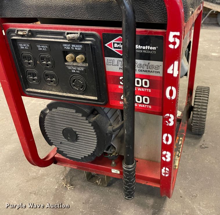 image for item LU9532 2005 Briggs & Stratton 0302-3500W generator