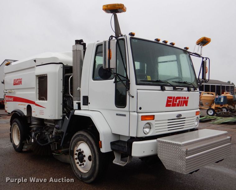 image for item LU9538 2007 Sterling SC-8000  street sweeper truck
