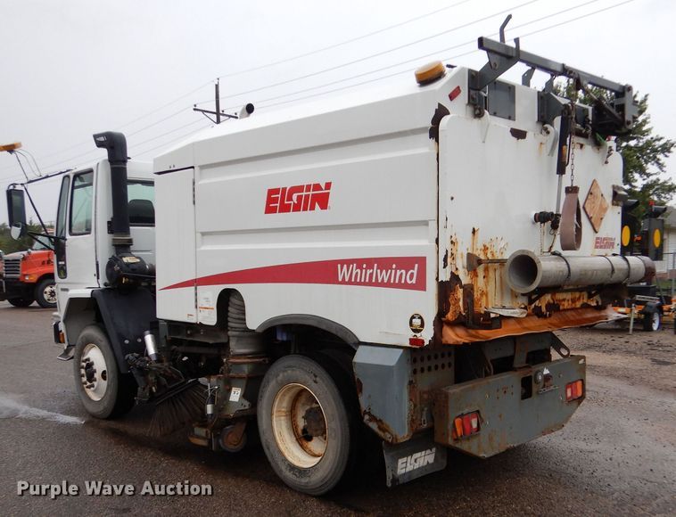 image for item LU9538 2007 Sterling SC-8000  street sweeper truck