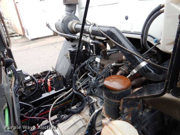 image for item LU9538 2007 Sterling SC-8000  street sweeper truck