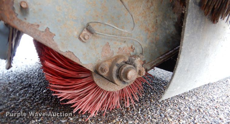 image for item LU9538 2007 Sterling SC-8000  street sweeper truck