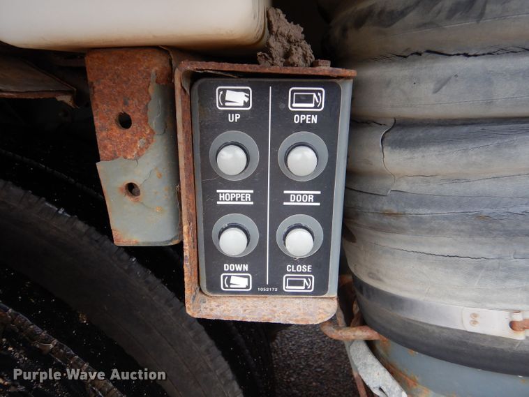 image for item LU9538 2007 Sterling SC-8000  street sweeper truck