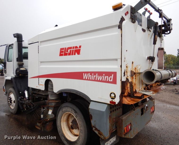 image for item LU9538 2007 Sterling SC-8000  street sweeper truck