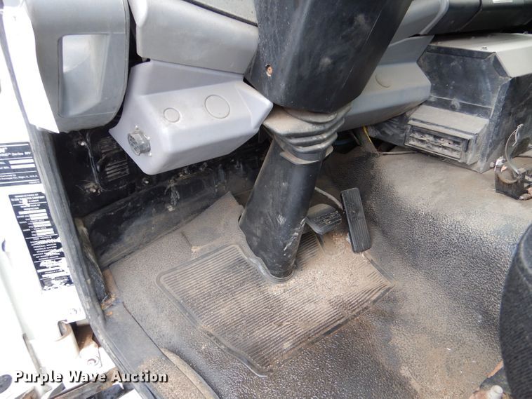 image for item LU9538 2007 Sterling SC-8000  street sweeper truck