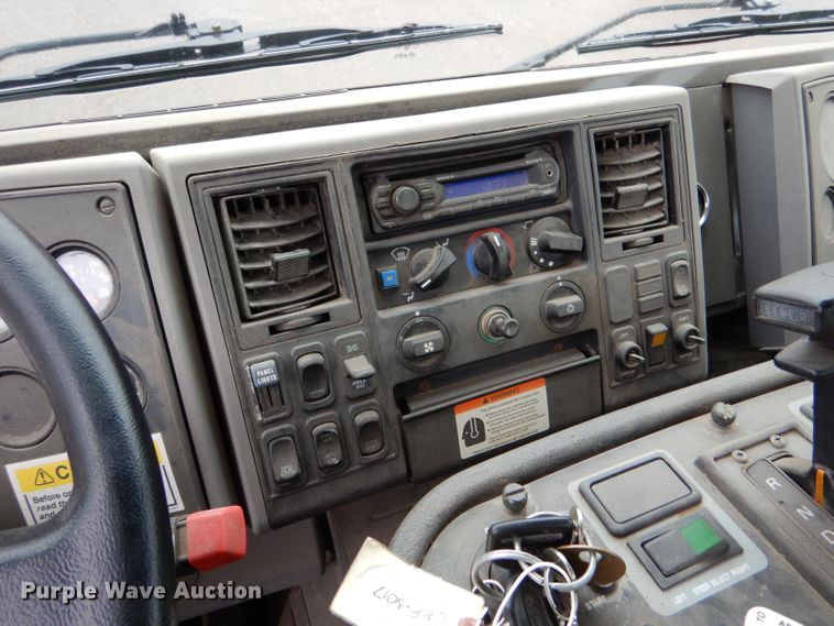 image for item LU9538 2007 Sterling SC-8000  street sweeper truck