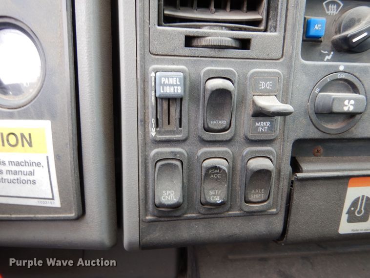 image for item LU9538 2007 Sterling SC-8000  street sweeper truck