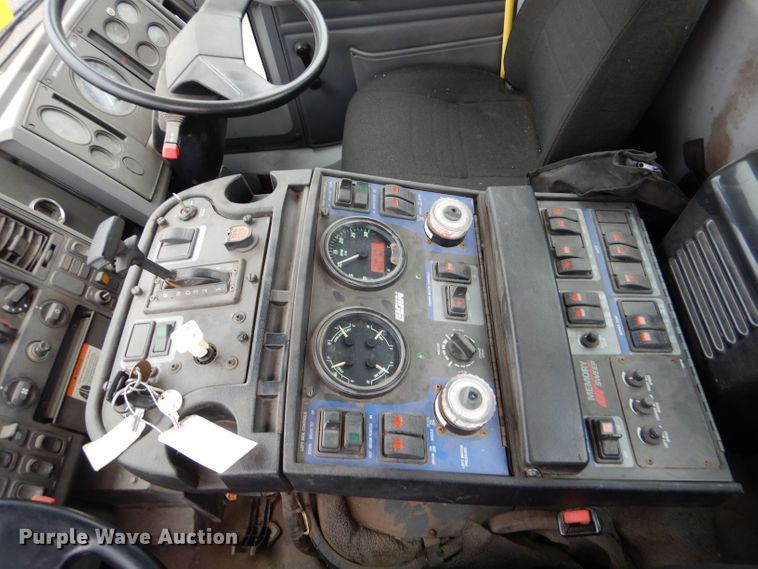 image for item LU9538 2007 Sterling SC-8000  street sweeper truck