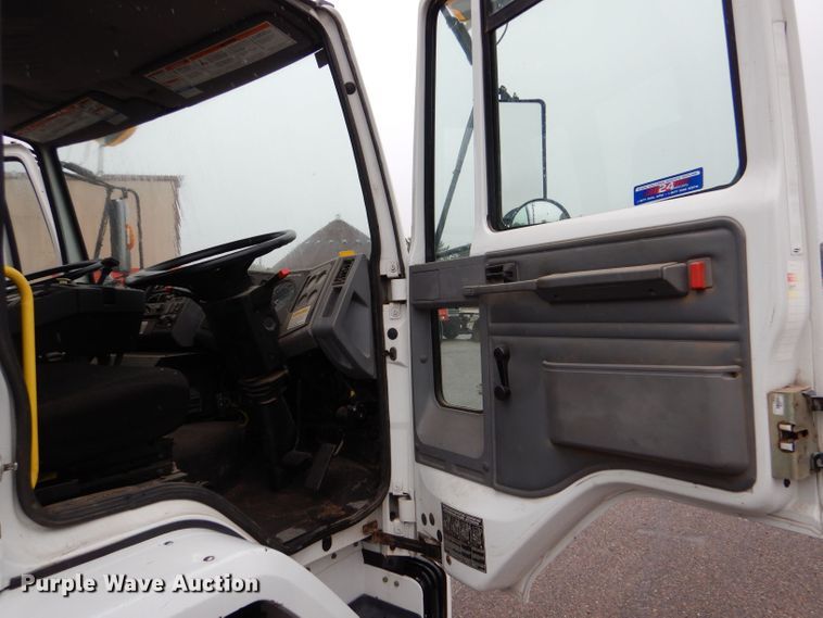 image for item LU9538 2007 Sterling SC-8000  street sweeper truck