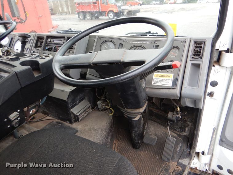 image for item LU9538 2007 Sterling SC-8000  street sweeper truck