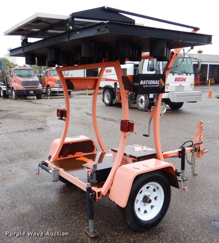 image for item LU9539 2011 National Signal Curve 150KS  arrow board trailer