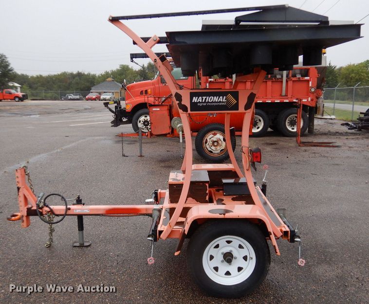 image for item LU9539 2011 National Signal Curve 150KS  arrow board trailer