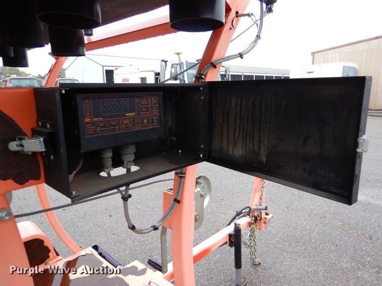 image for item LU9539 2011 National Signal Curve 150KS  arrow board trailer