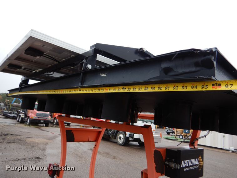 image for item LU9539 2011 National Signal Curve 150KS  arrow board trailer