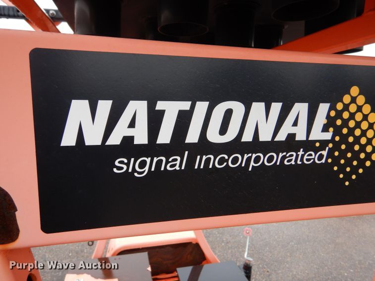 image for item LU9539 2011 National Signal Curve 150KS  arrow board trailer