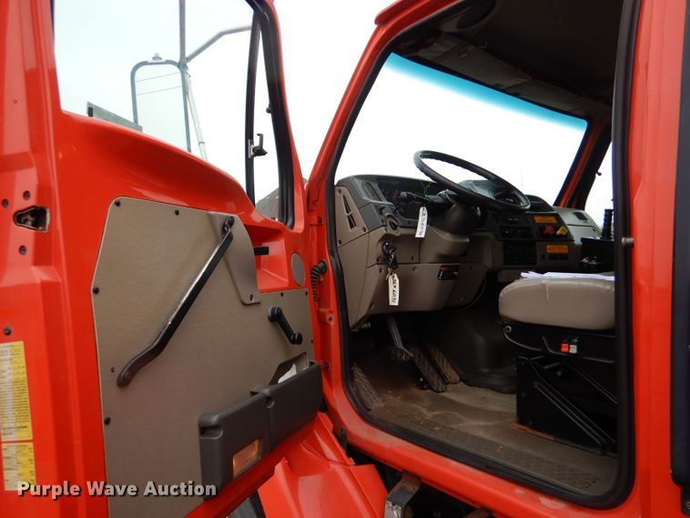 image for item LU9545 2001 Sterling LT7501  dump truck