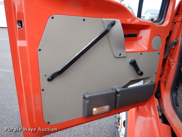 image for item LU9545 2001 Sterling LT7501  dump truck