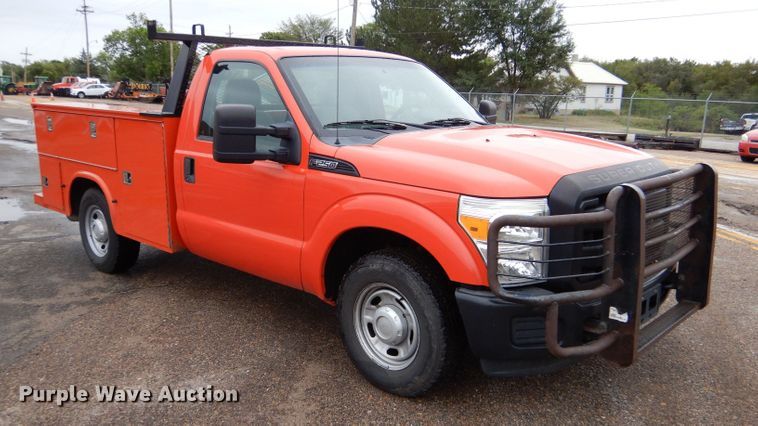 image for item LU9547 2011 Ford F250 Super Duty XL  utility bed pickup truck