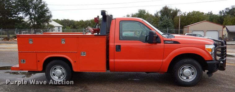 image for item LU9547 2011 Ford F250 Super Duty XL  utility bed pickup truck