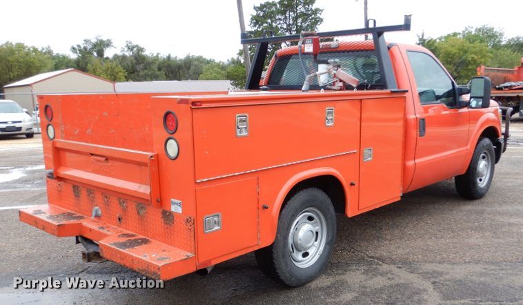 image for item LU9547 2011 Ford F250 Super Duty XL  utility bed pickup truck