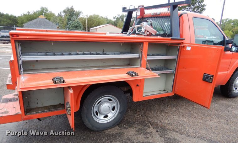 image for item LU9547 2011 Ford F250 Super Duty XL  utility bed pickup truck