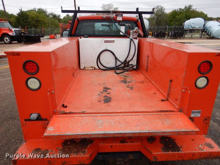 image for item LU9547 2011 Ford F250 Super Duty XL  utility bed pickup truck