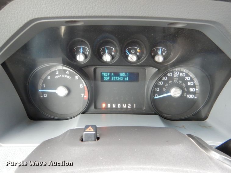 image for item LU9547 2011 Ford F250 Super Duty XL  utility bed pickup truck